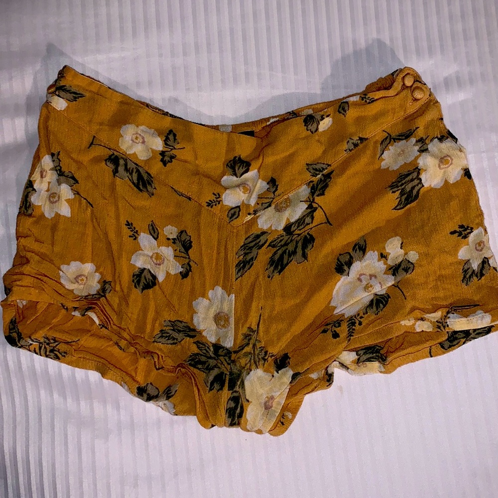 Volcom shorts